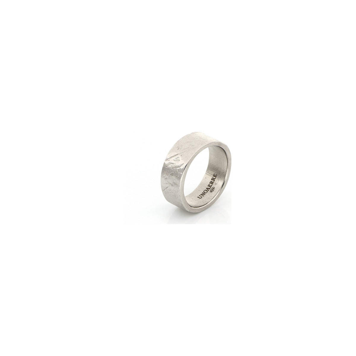 Anillo de Hombre en Plata con Acabado Artesanal Satinado Unoaerre