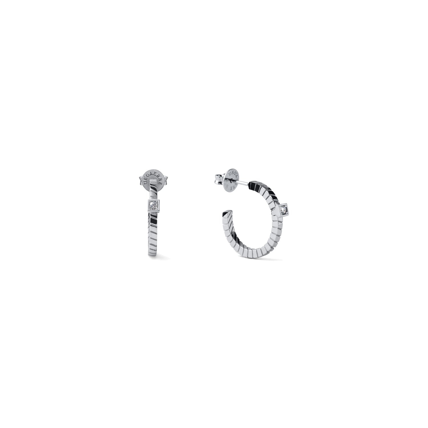 Orecchini a Semicerchio in Argento Rodiato e Decoro Quadrato con Zircone Unoaerre