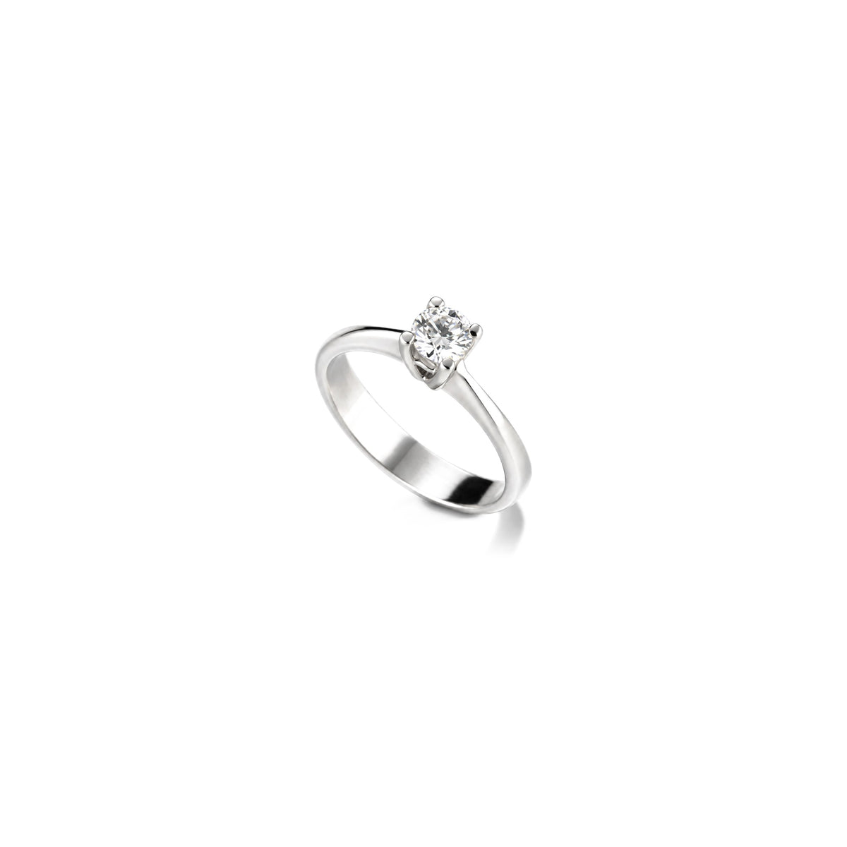 AuriA 18kt White Gold Solitaire Ring with Natural Diamonds