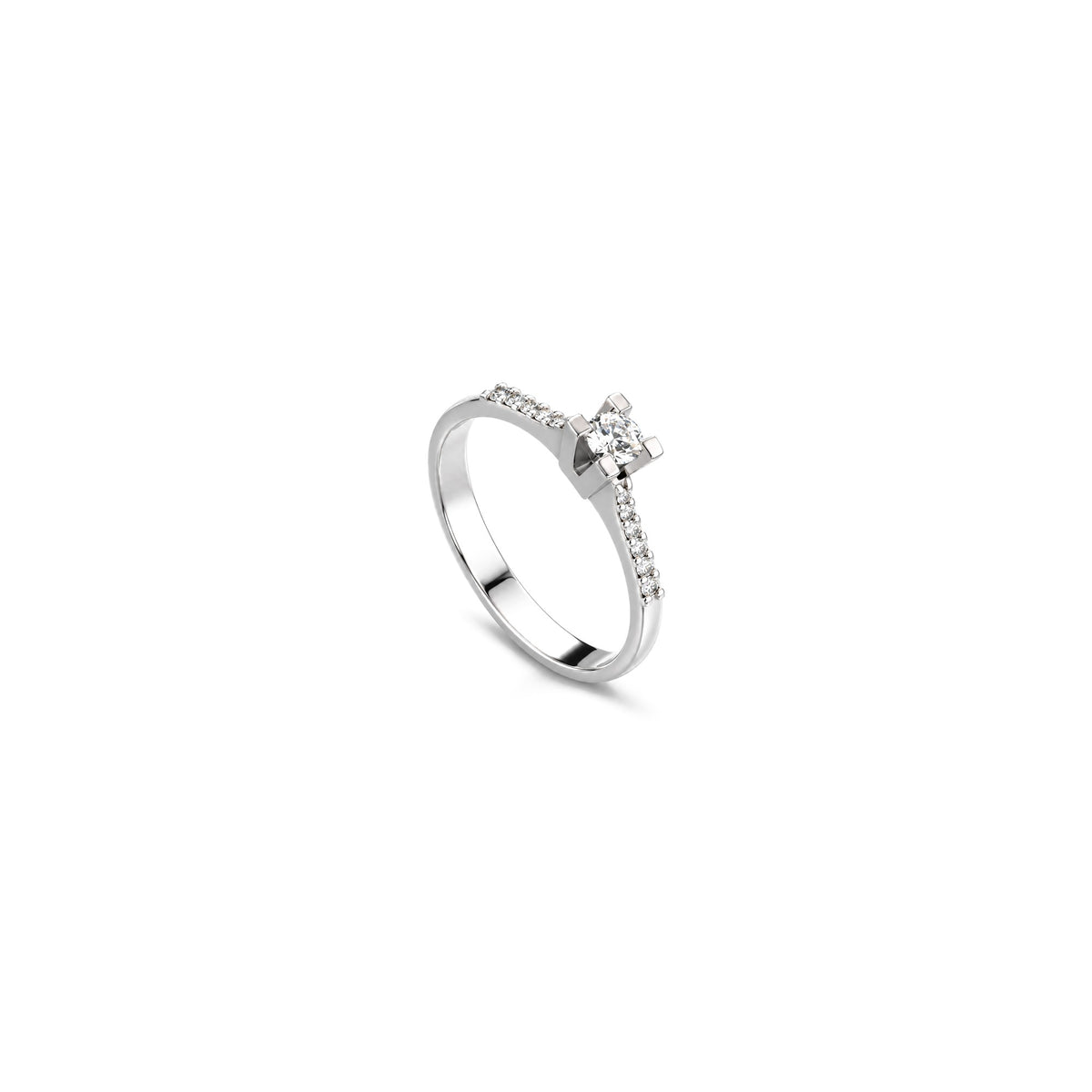 AuriA 18kt White Gold Solitaire Ring with Natural Diamonds
